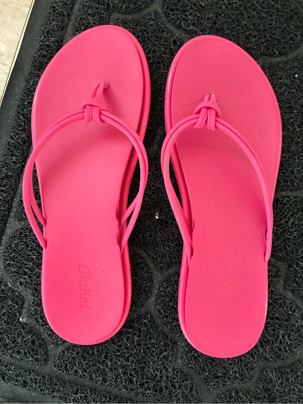 OluKai Women's Bright Pink Knot-Detail Flip Flops